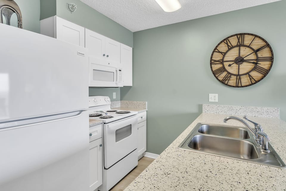 Royal Plams 907 Kitchen area