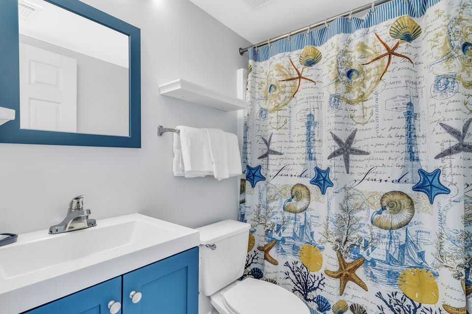 Royal Plams 907 Bathroom