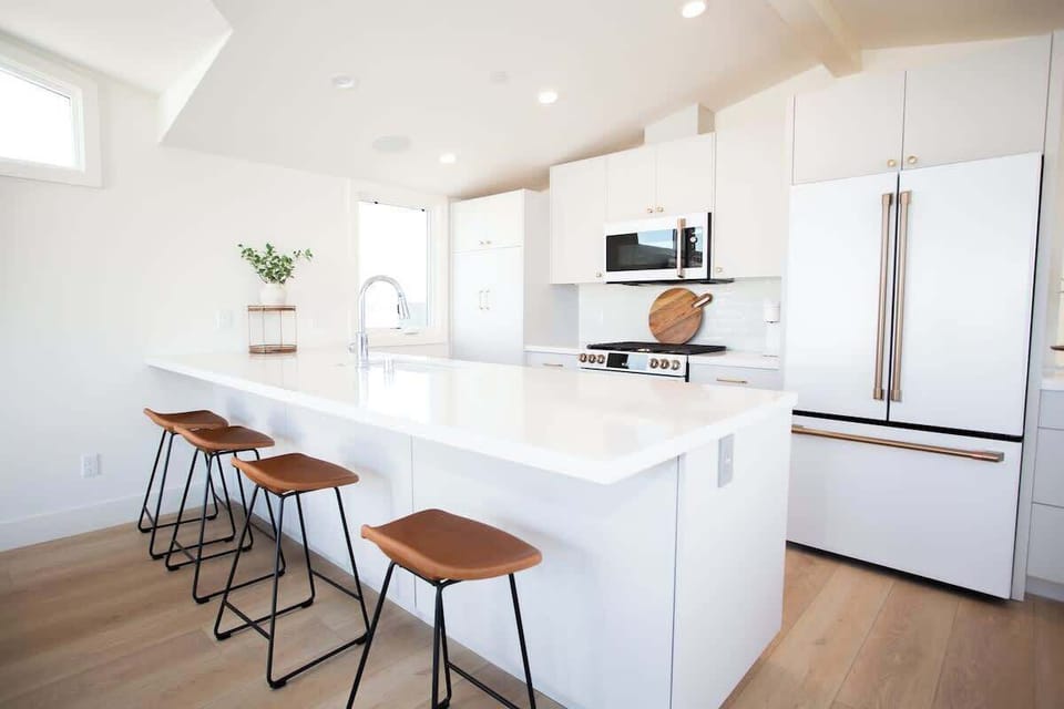 Breakfast bar & Kitchen