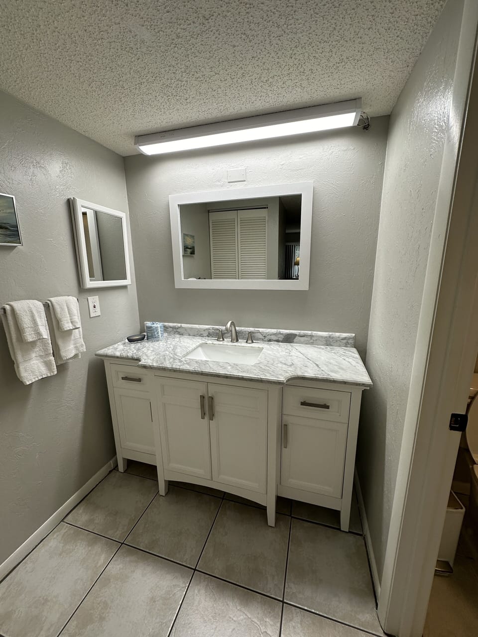 1-201 Master Vanity