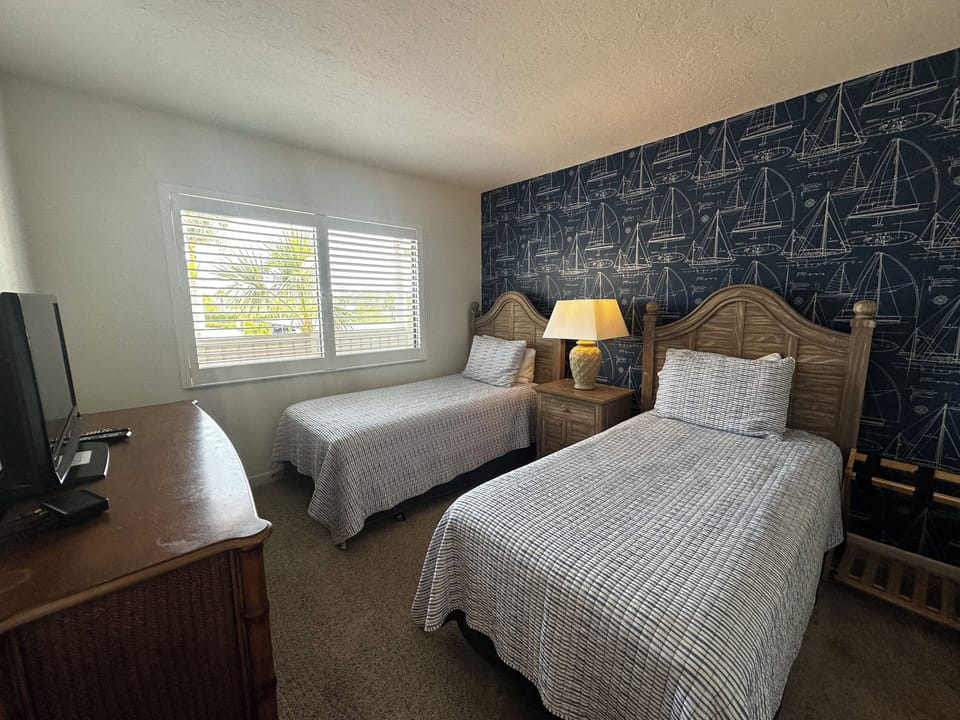 1-203 Guest Bedroom