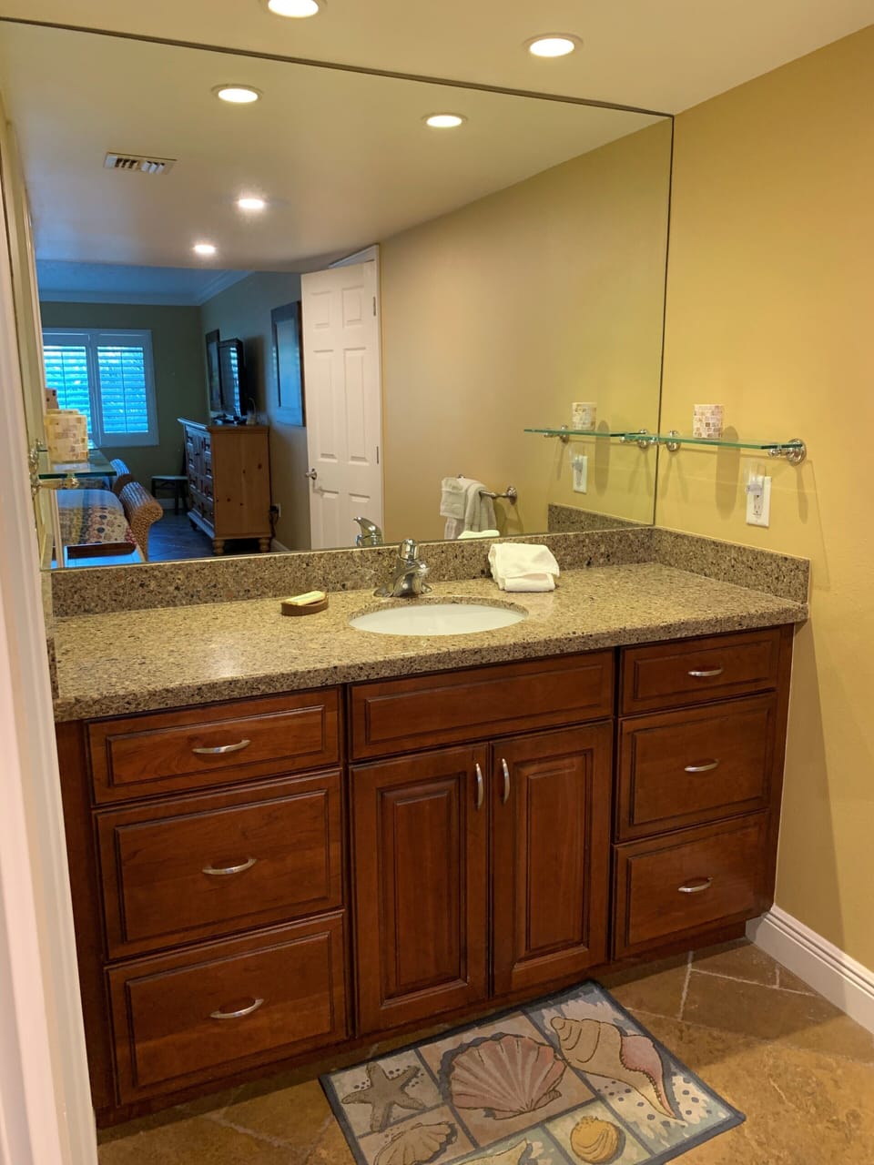 1-206 Master Vanity