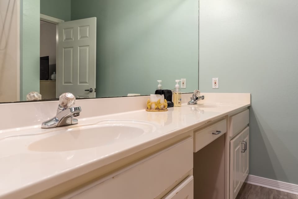 013 Mother of Pearl S Ensuite Bathroom Double Vanity