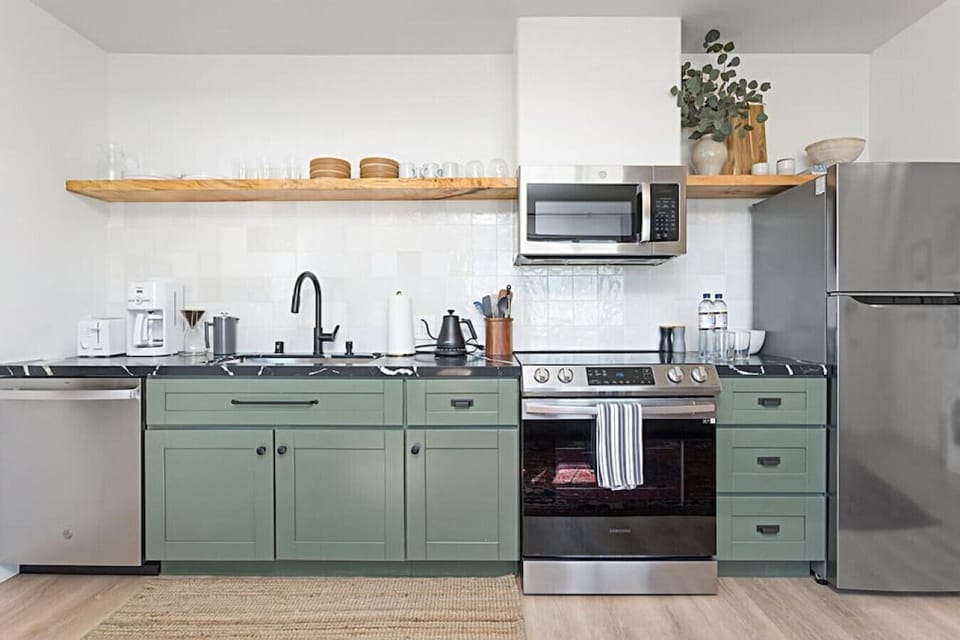 Full Kitchen