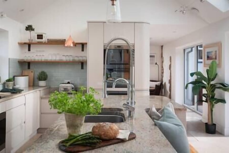 C331255b e744 4a02 8c4c 97f75a6f7750