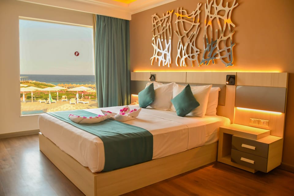 Executive Double Room, 1 Bedroom | In-room safe, desk, soundproofing, free WiFi