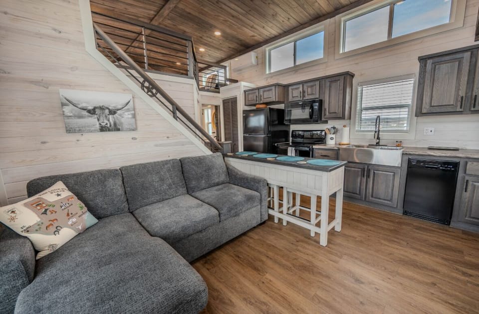 Kitchen & Living room