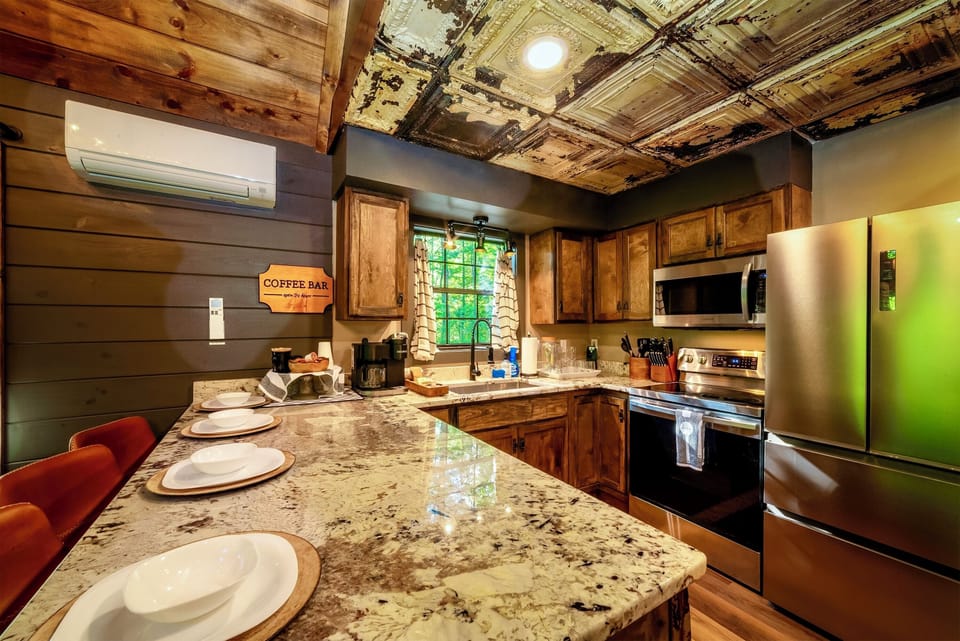 Beautiful and Fully stocked custom kitchen!