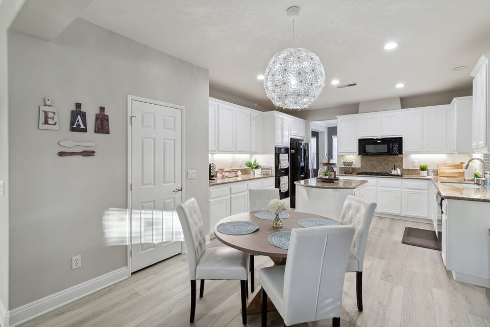 Dining Room, Dining Table, Furniture, Indoors, Table