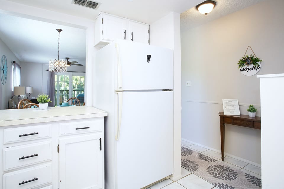 Full size refrigerator/freezer