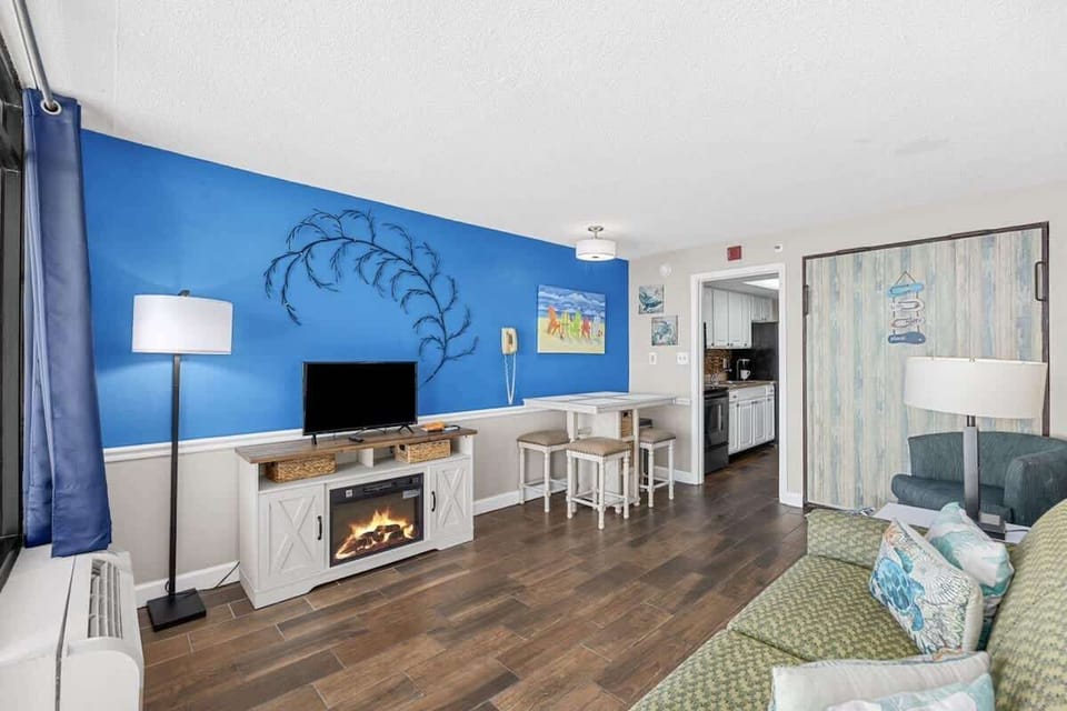 Relaxation lives here—soft tones, stylish touches, and space to breathe.

