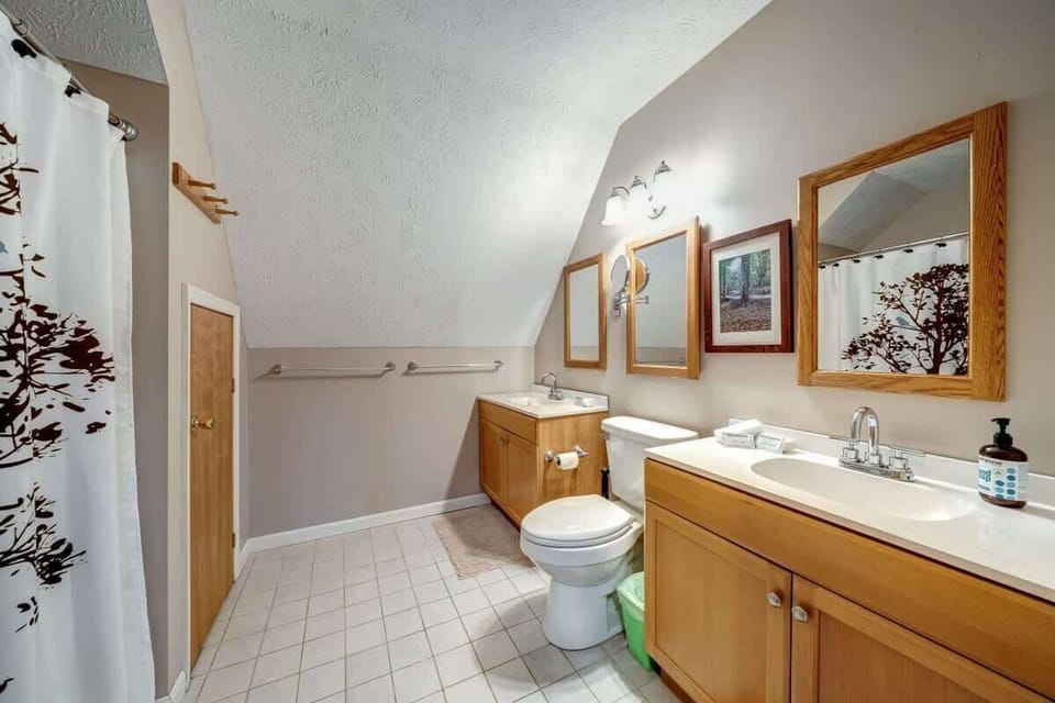 Full bathroom