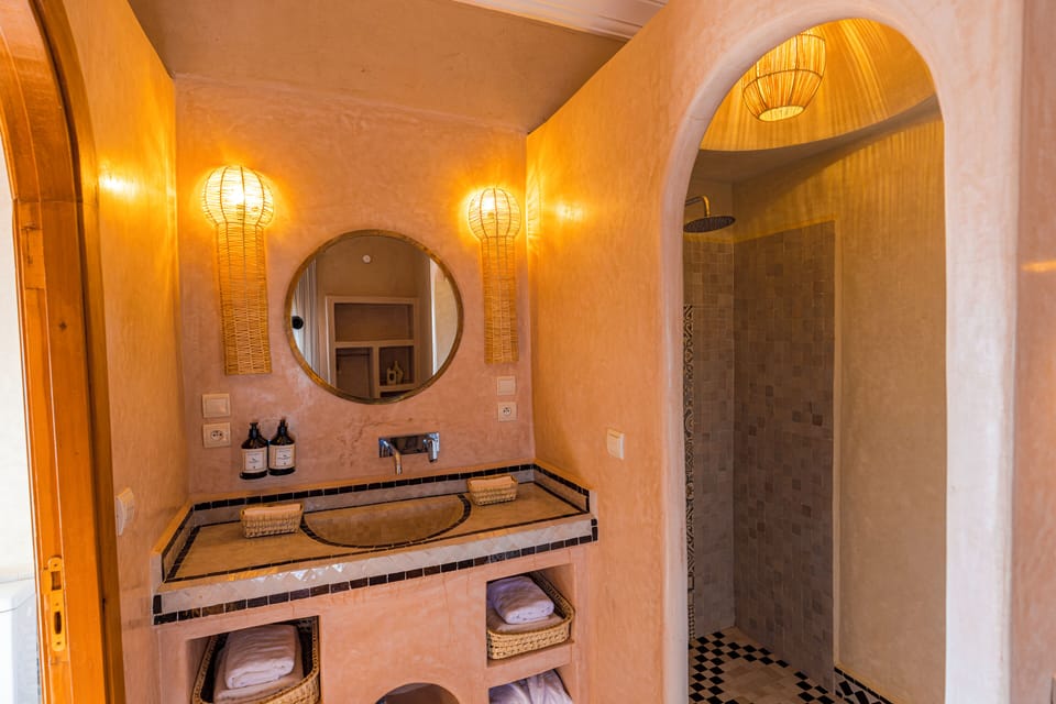 Shower, hair dryer, heated floors (bathroom), towels