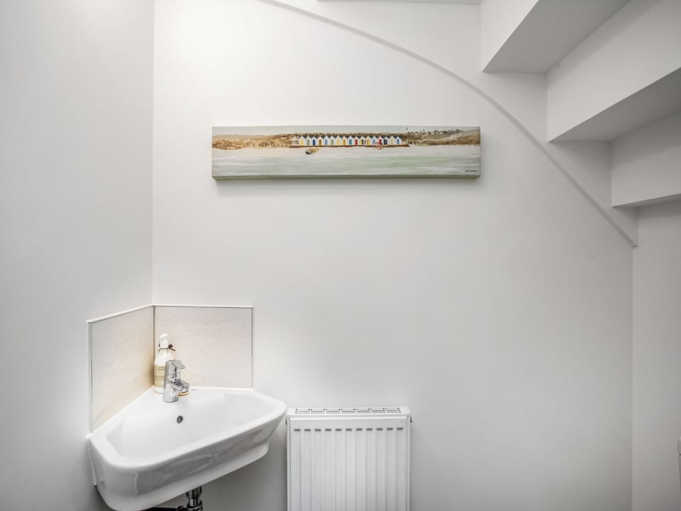 Bathroom | Wagtails, Dartmouth