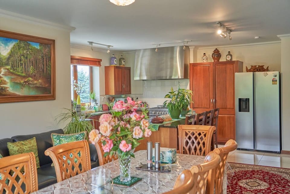 Kitchen dining room 
