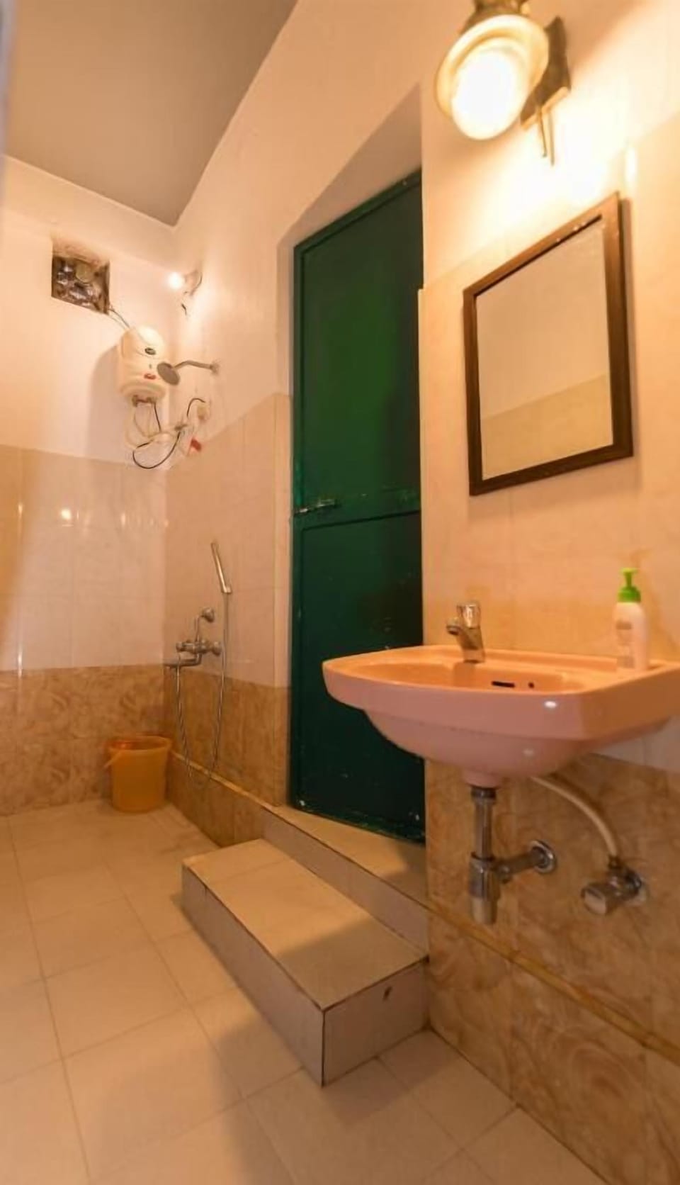 Premium Shared Dormitory, Women only | Bathroom | Shower, hydromassage showerhead, toilet paper