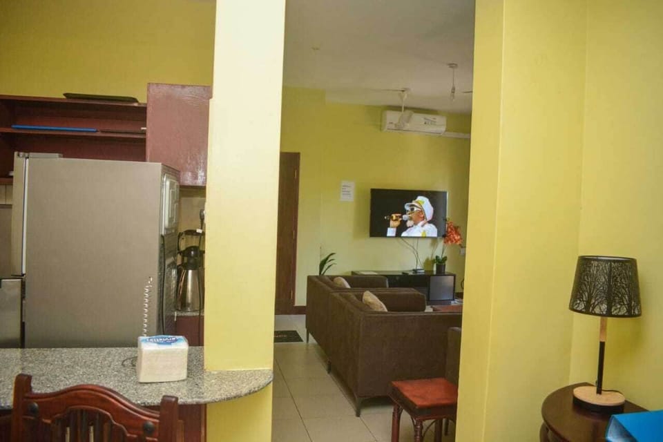 Family Apartment | Private kitchen | Fridge, microwave, cookware/dishes/utensils