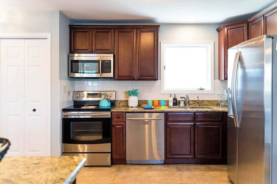 Chef it up! The kitchen is so well-stocked, we challenge you to need something we don't have. Bright and open to the rest of the house.