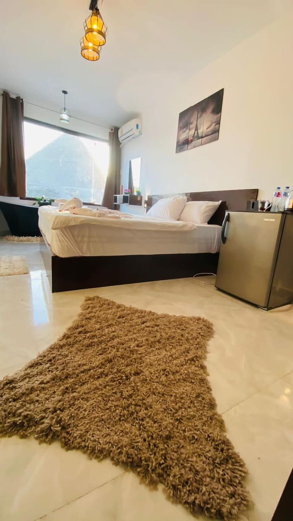 Romantic Room | Minibar, in-room safe, free WiFi, bed sheets