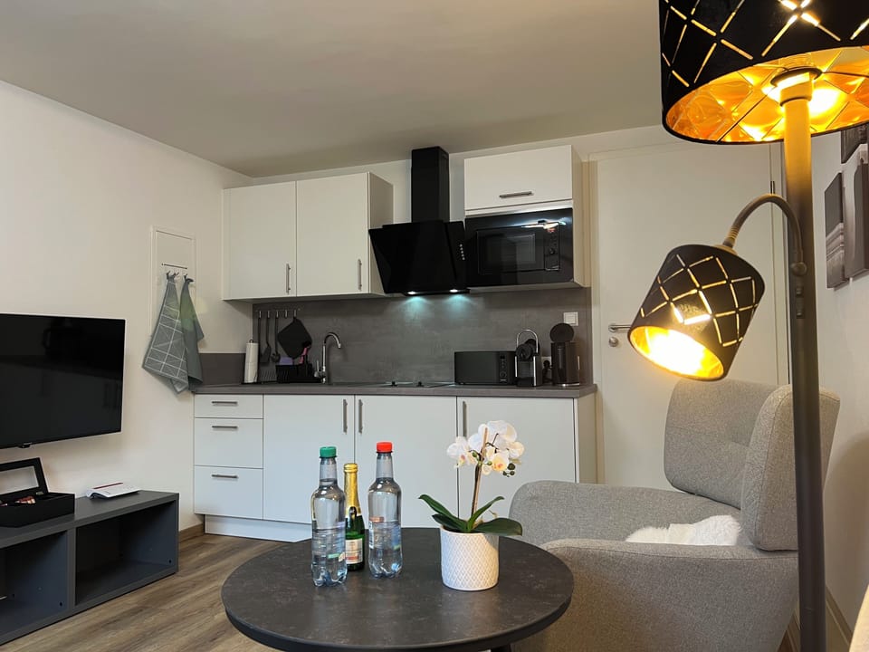 Apartment, 1 Bedroom, Garden View | Living room