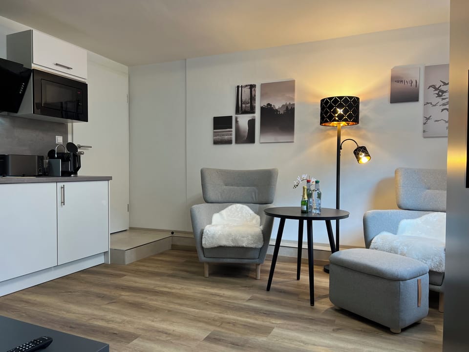 Apartment, 1 Bedroom, Garden View | Living room