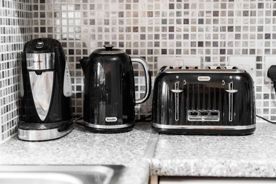 Apartment | Private kitchen | Fridge, microwave, oven, stovetop
