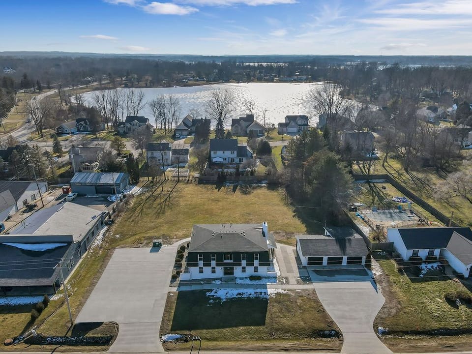 Fenton Flats is situated near Dollar Lake in Fenton.