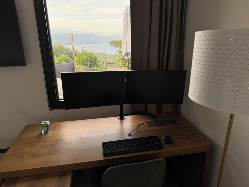Office / Teleworking corner