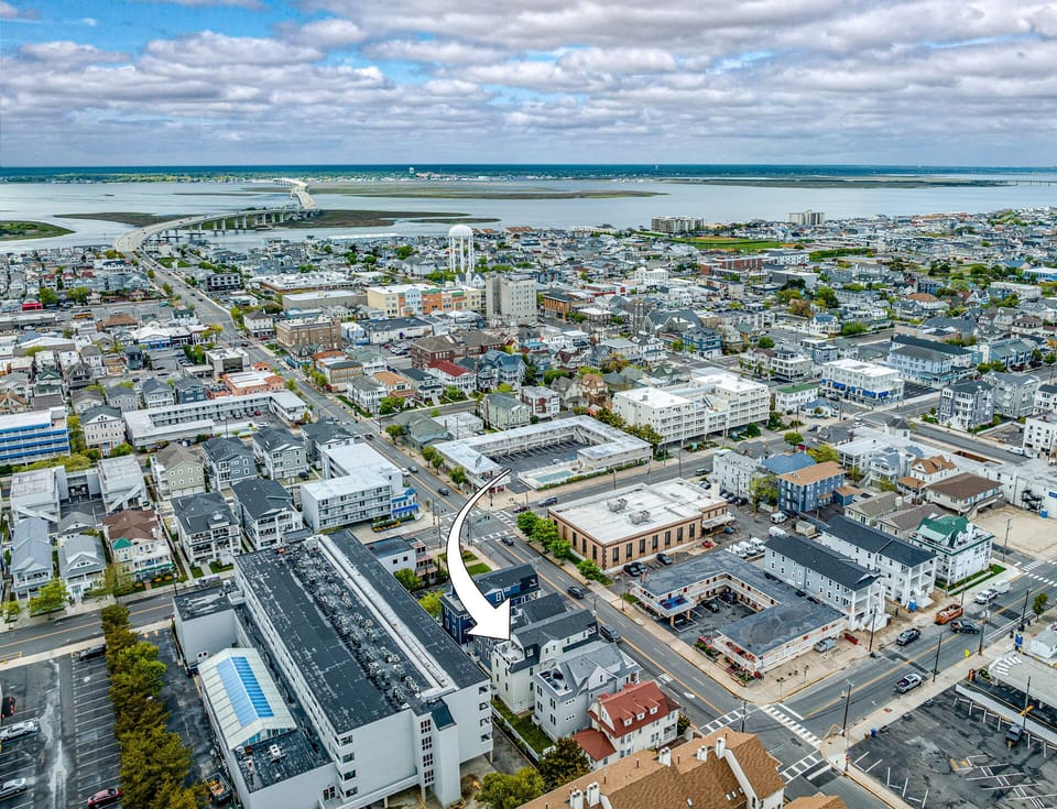 This landmark features proximity to boardwalk and beach