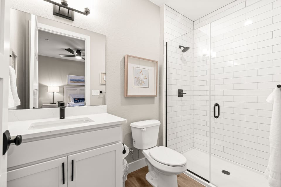 Queen en suite bathroom