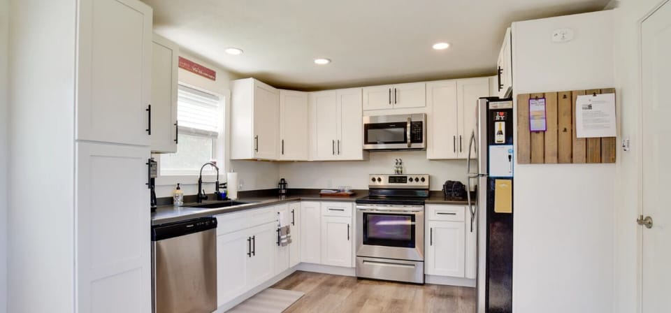 Fully equipped kitchen. All you need to bring is the food.