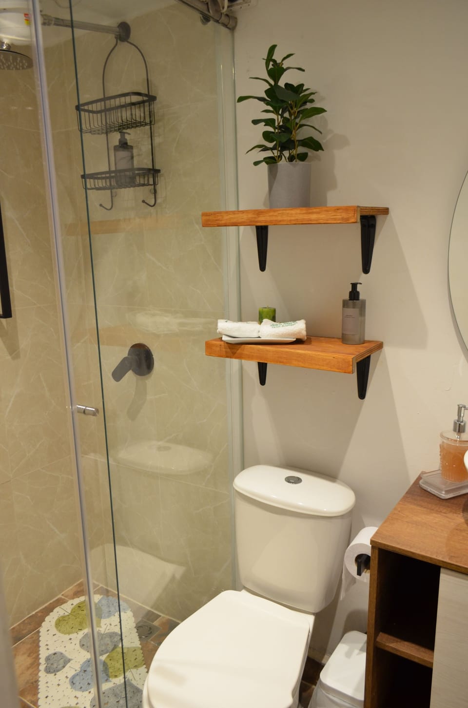 Standard Room | Bathroom | Free toiletries