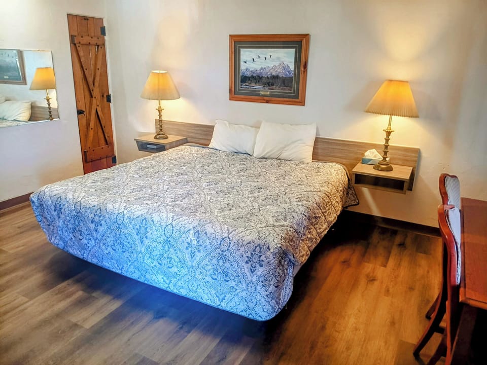 Basic Single Room | Desk, laptop workspace, free WiFi, bed sheets