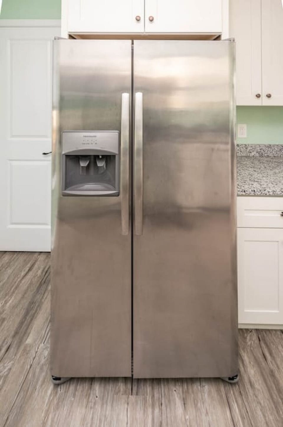Spacious refrigerator with plenty of storage space