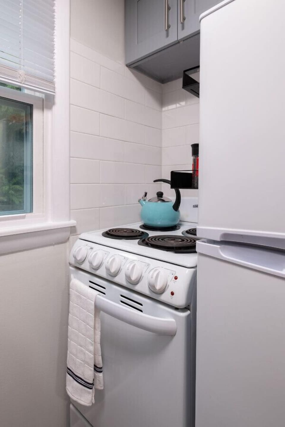 Small in size, big on function. Our fully equipped kitchen features space-saving appliances and all the essentials needed to whip up a gourmet meal