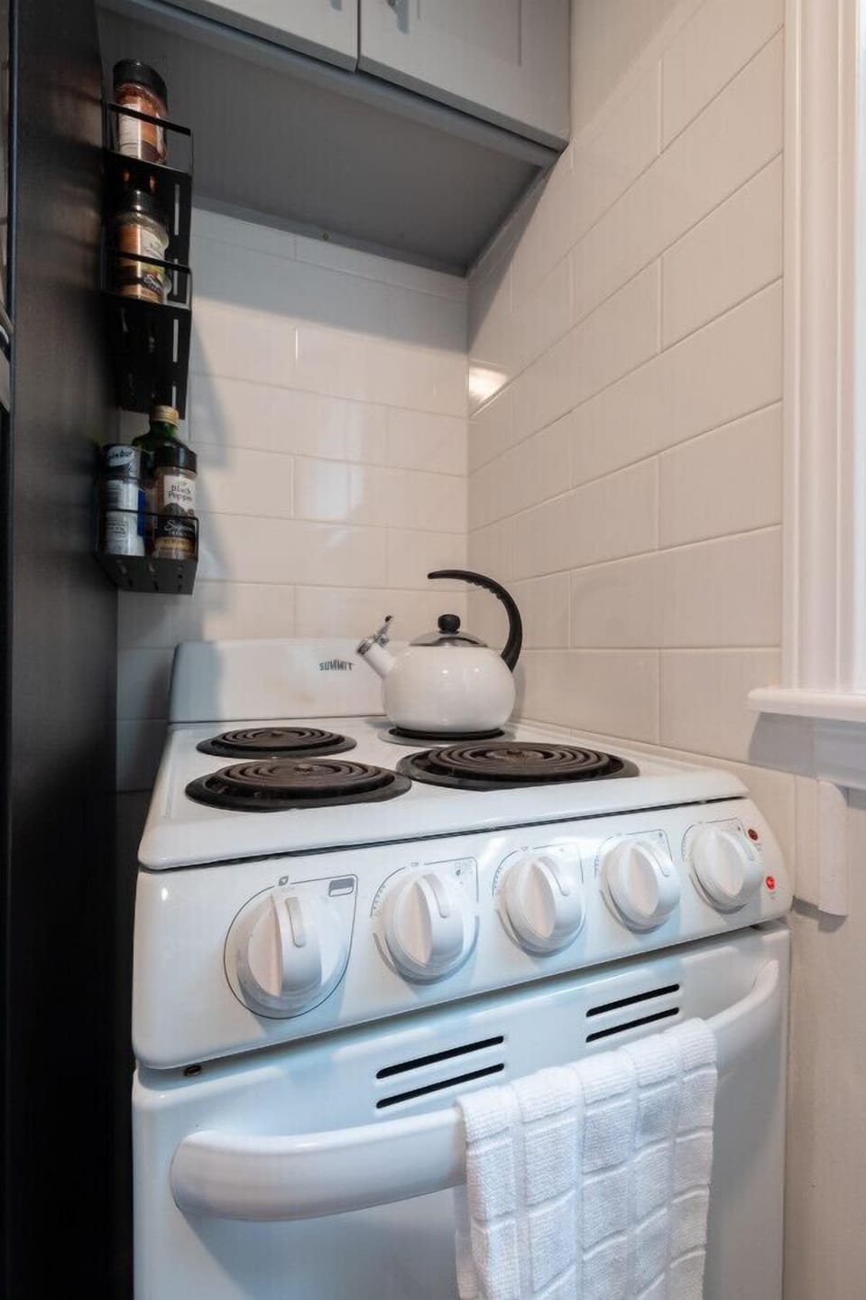 Small in size, big on function. Our fully equipped kitchen features space-saving appliances and all the essentials needed to whip up a gourmet meal