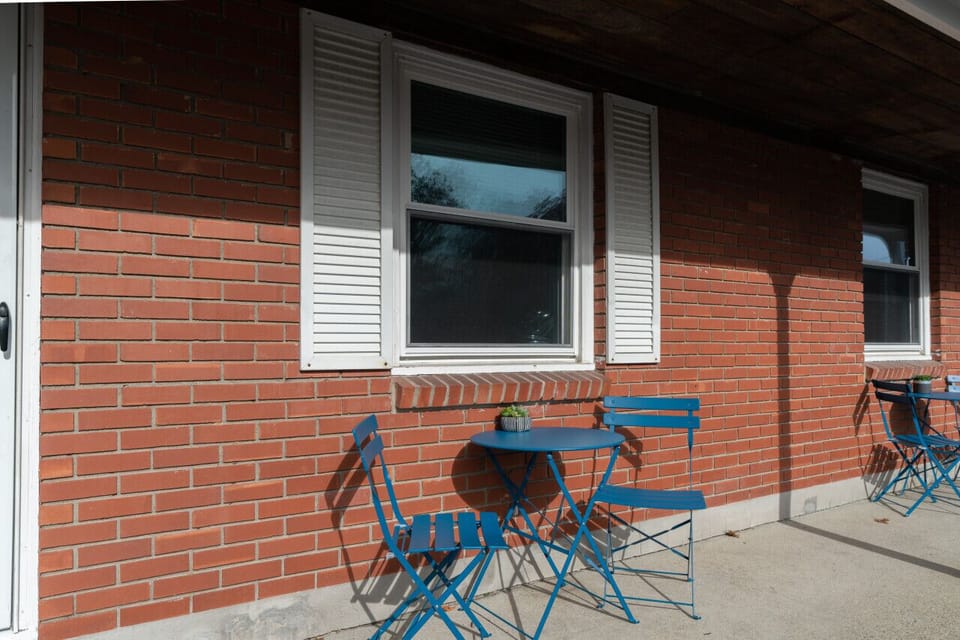 Start your day in peace. Our charming bistro set for two is the perfect spot to enjoy your morning coffee while soaking in the local atmosphere