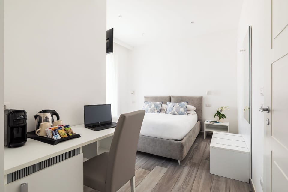 Superior Room, Balcony | Minibar, in-room safe, desk, WiFi (free)