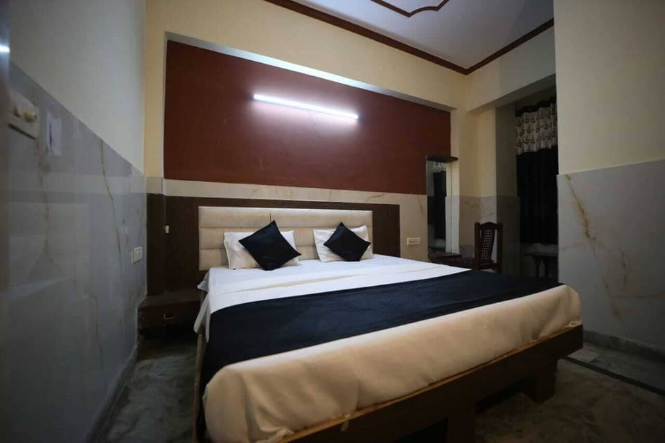 Deluxe Double Room | Free WiFi