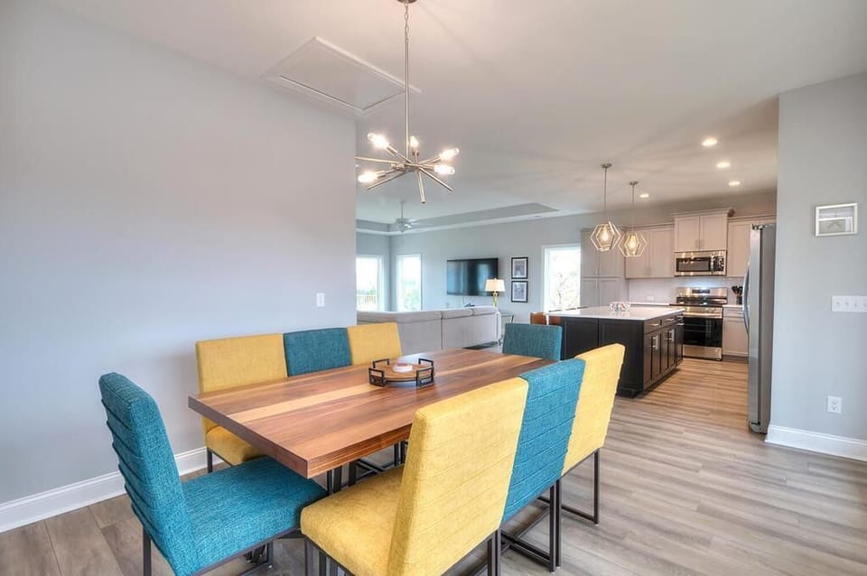 Dining Area
GW 3.2.24