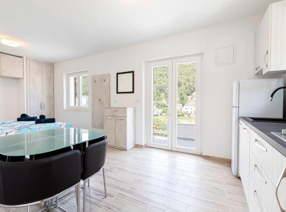 House (Four bedroom Holiday Home with Terrac) | Private kitchen | Fridge