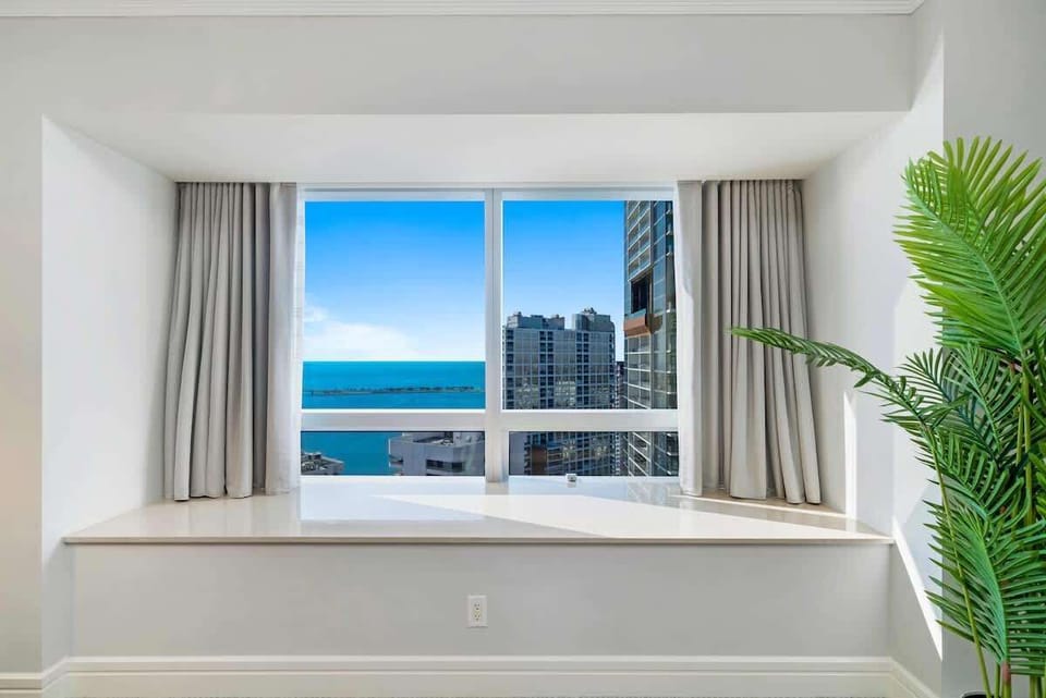 Where Sky Meets Sea: Experience the Majestic Merge of Ocean and Biscayne Bay from Our Perch.