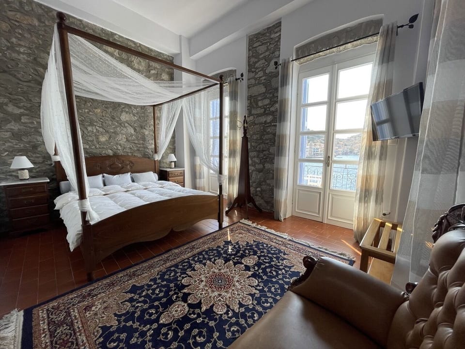 Deluxe Quadruple Room | Individually decorated, individually furnished, free WiFi, bed sheets