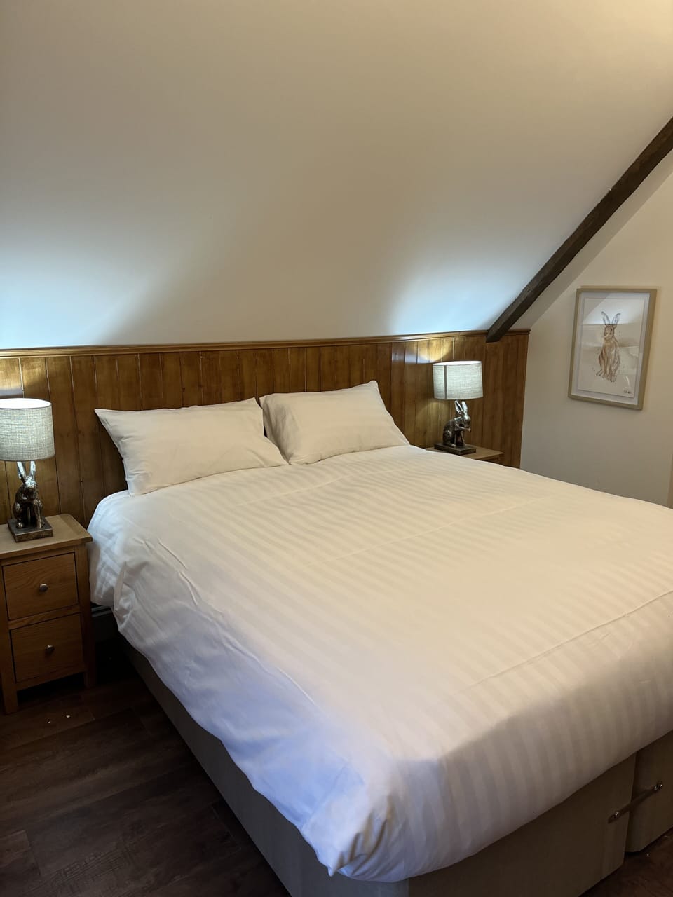 Standard Room, 1 Queen Bed, Non Smoking, Private Bathroom | 1 bedroom, free WiFi, bed sheets