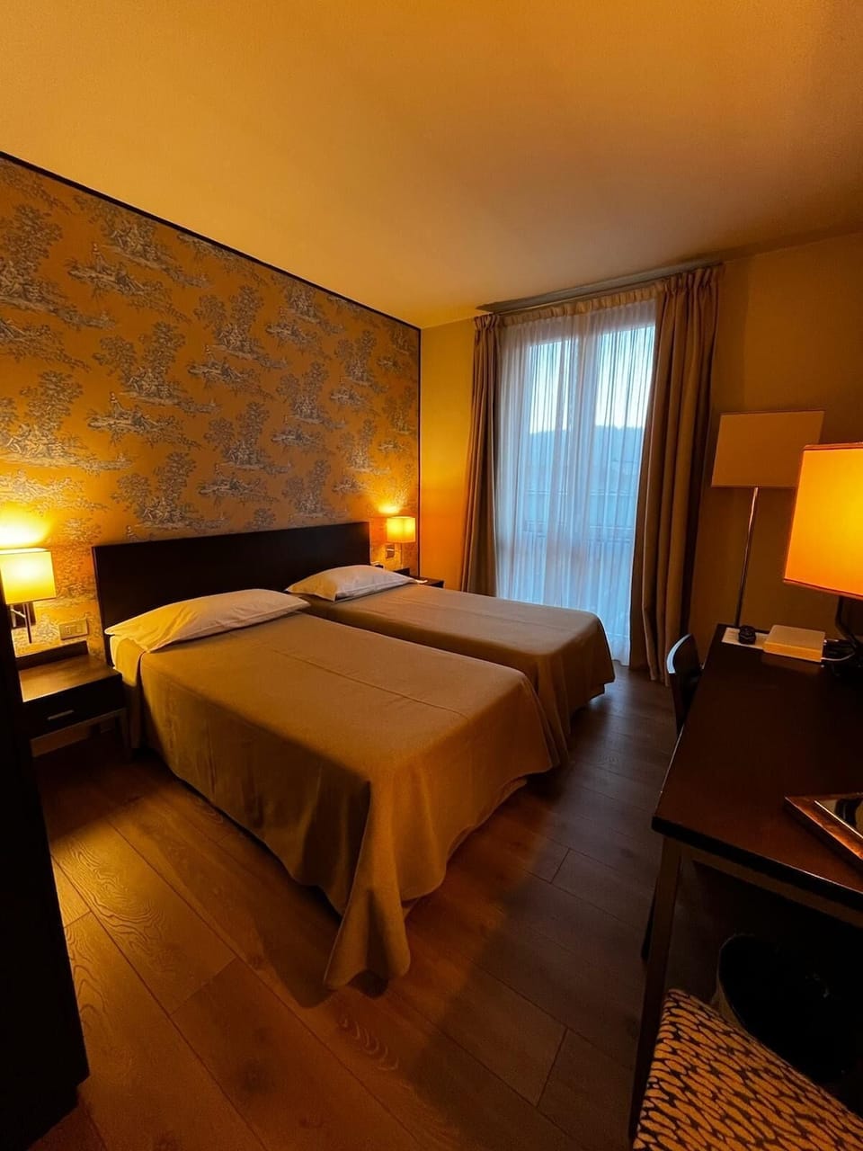 Classic Room | In-room safe, desk, laptop workspace, soundproofing