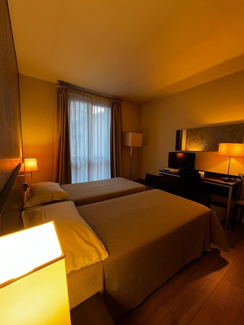 Classic Room | In-room safe, desk, laptop workspace, soundproofing