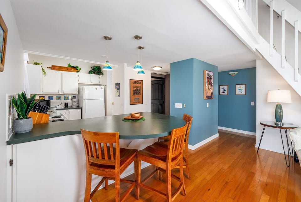Condo, Multiple Beds (Kona Makai 4-306) | Private kitchen | Oven, toaster, paper towels