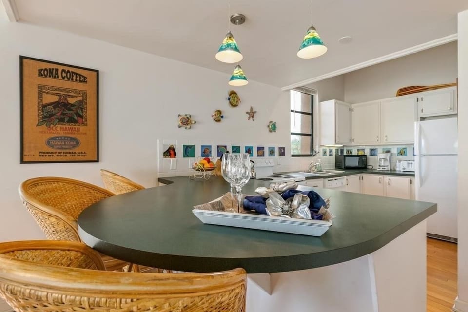 Condo, Multiple Beds (Kona Makai 4-306) | Private kitchen | Oven, toaster, paper towels