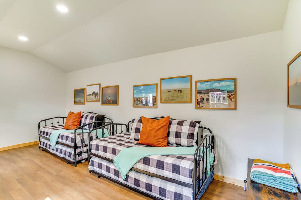 Bedroom 5 | 2 Twin Daybeds w/ 2 Twin Trundles