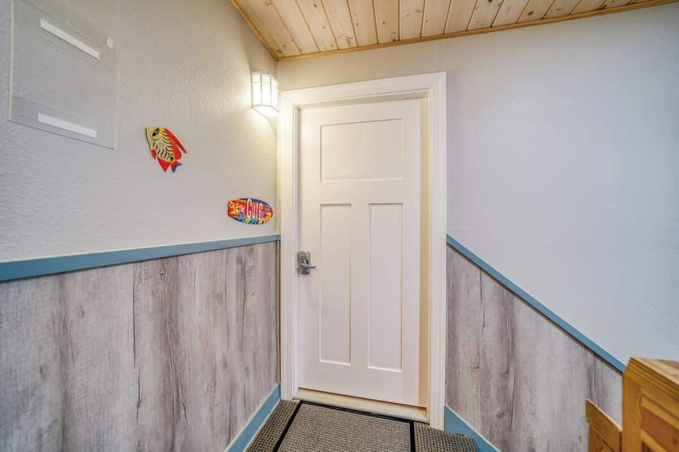 Front Door Entryway to the "Gulf" Condo